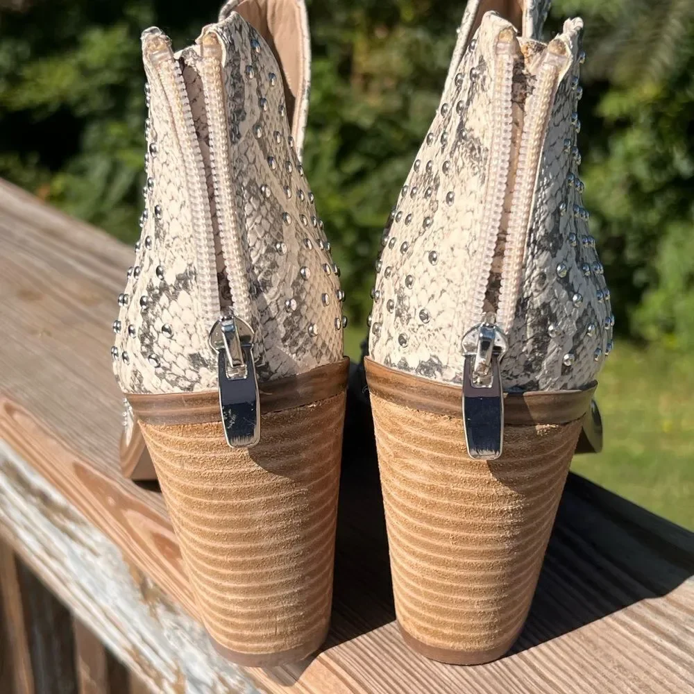 Steve Madden Animal Print Pointed Toe Ankle Boots Back Zipper Closure Size 8.5 - Picture 8 of 12